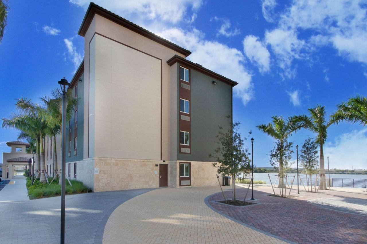 Woodspring Hotel 3*